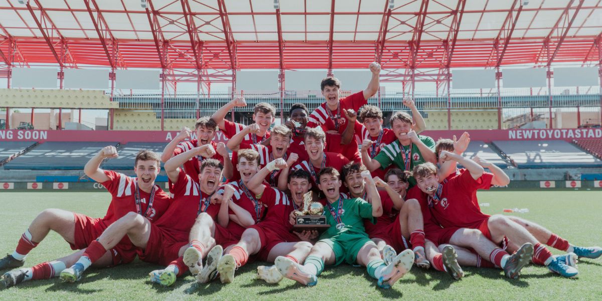 Steven Gerrard academy lifting Dallas Cup