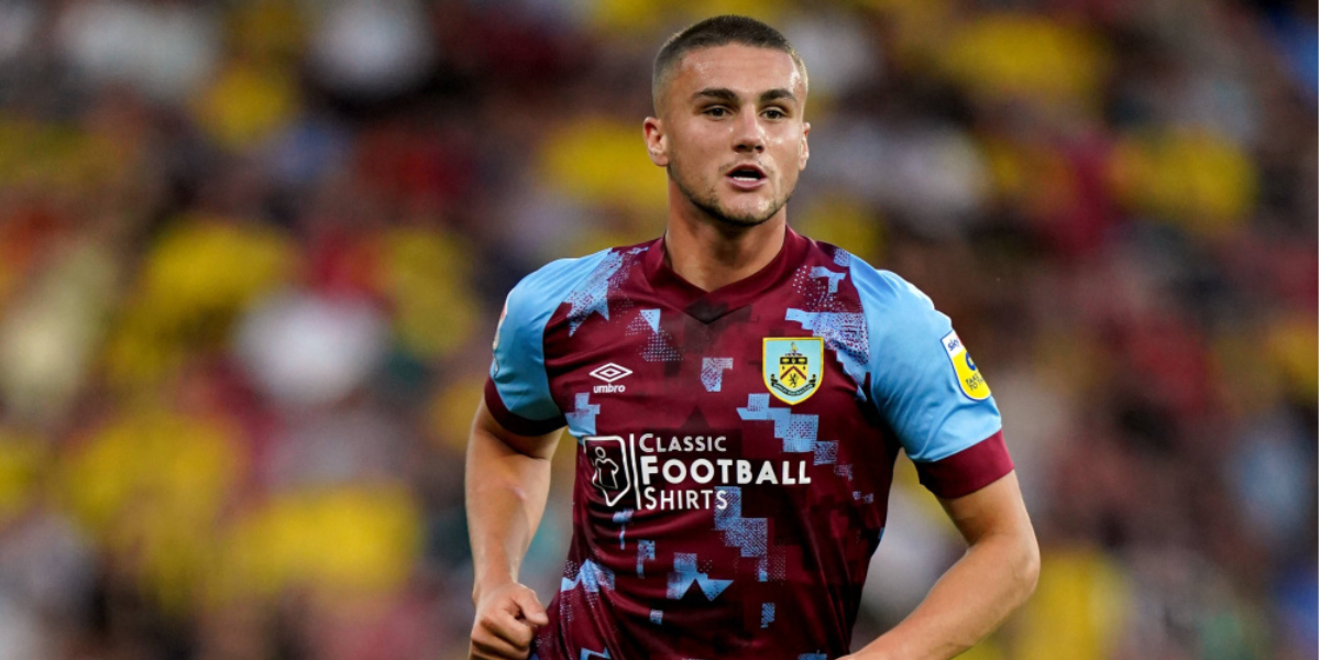 Taylor Harwood-Bellis playing football for Burnley FC